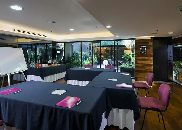 Hotel Campos Eliseos 5*