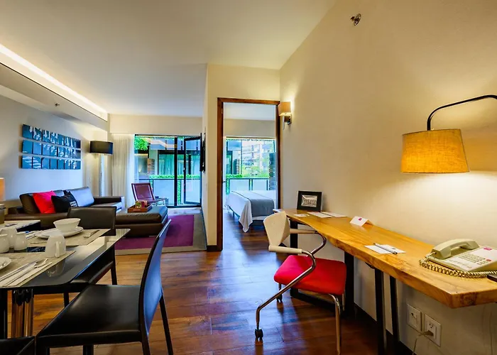 Hotel Campos Eliseos