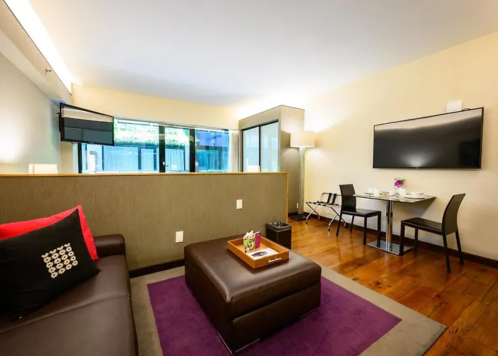 Hotel Campos Eliseos
