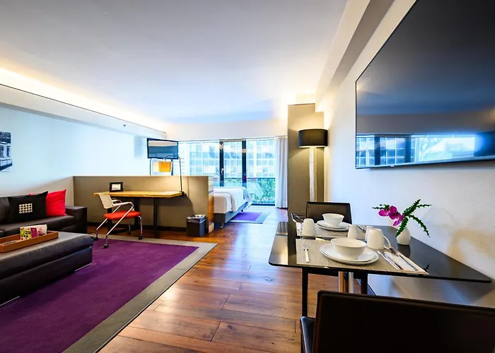 Campos Eliseos 5*