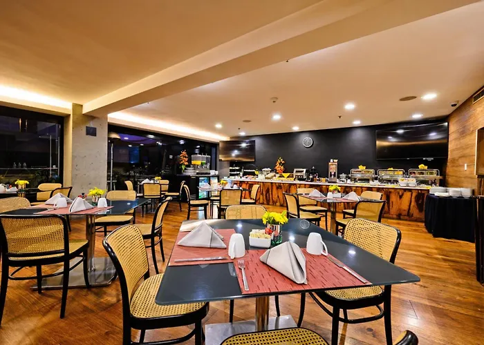 Hotel Campos Eliseos