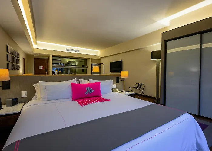 Hotel Campos Eliseos