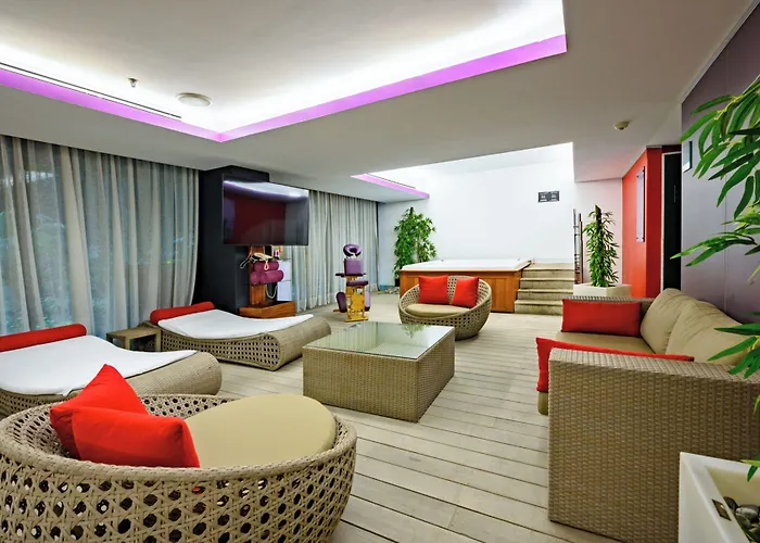 Hotel Campos Eliseos